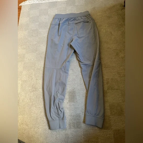 Lululemon Men’s ABC Jogger in Light Grey— Size Small